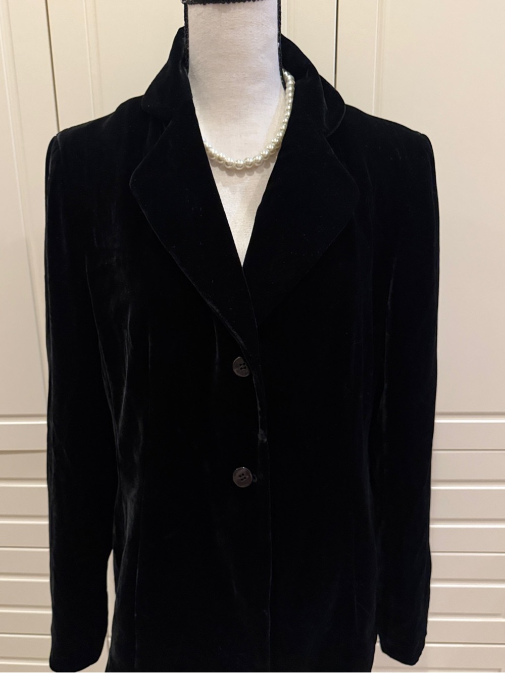 Jones Wear Black Velvet Blazer Jacket